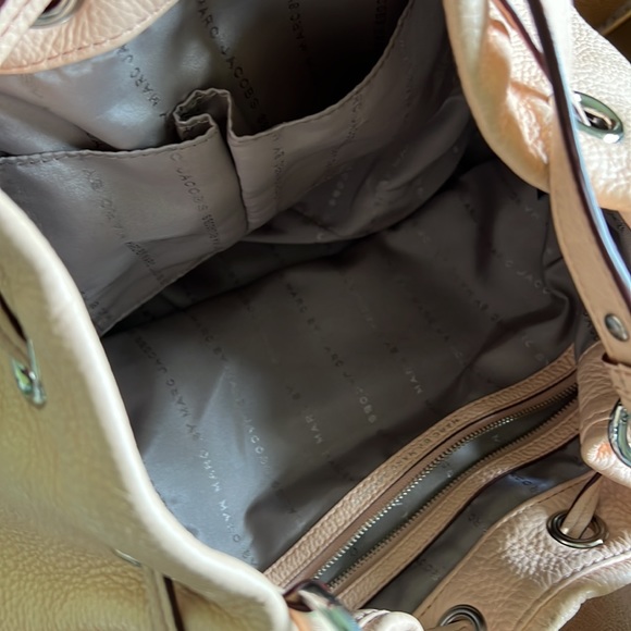 Marc by Marc Jacobs Too Hot To Handle Pale Pink REG. Textured Leather Bucket Bag - Picture 6 of 7